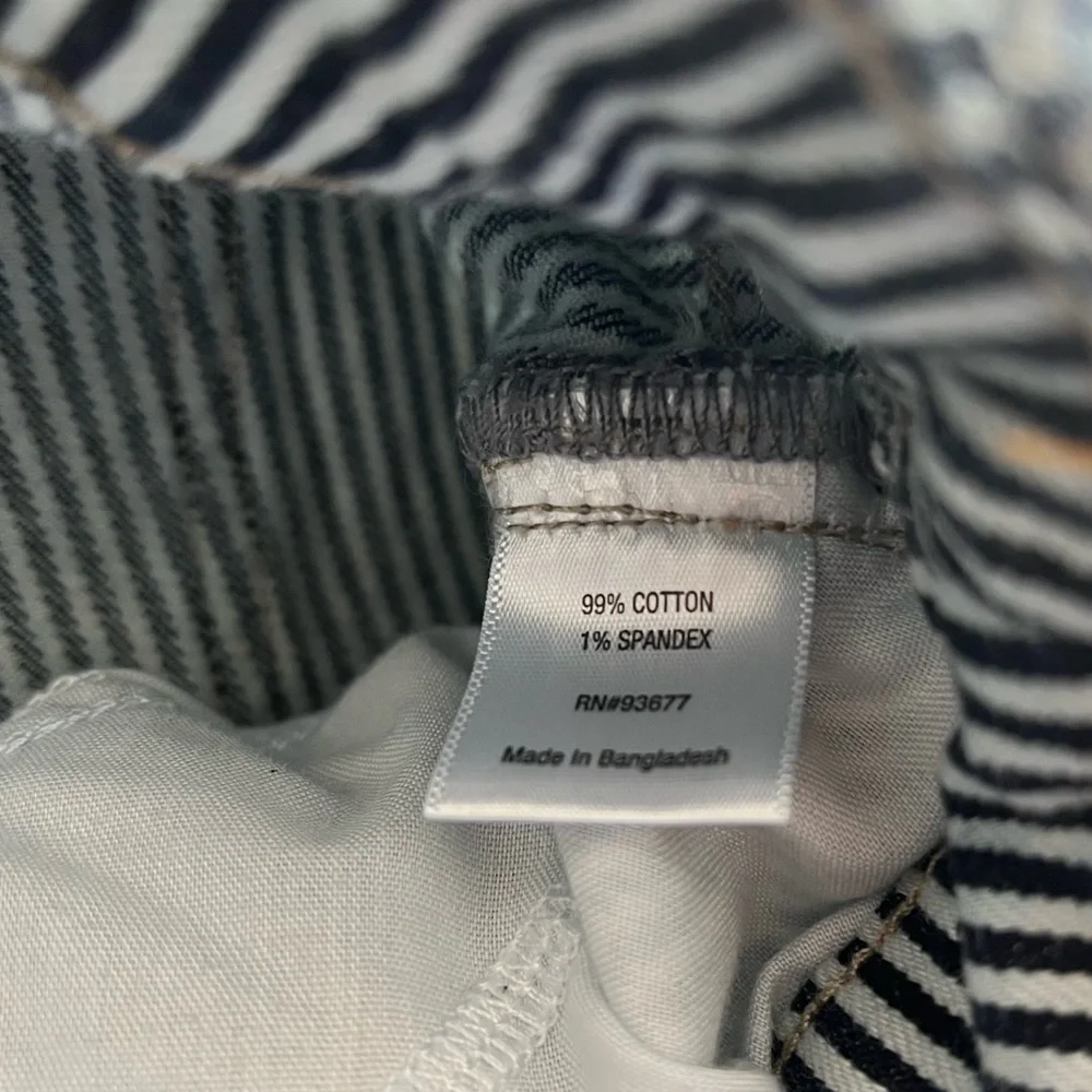 St. John’s Bay Black and White Striped Capri Pants Size 16W - Picture 6 of 7